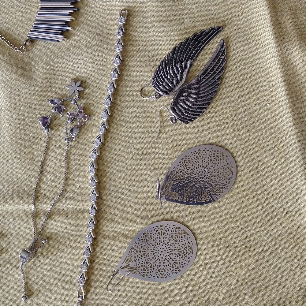 Jewelry Lot! - Picture 3 of 8